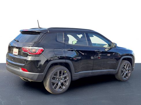 New 2026 Jeep Compass Latitude image 7