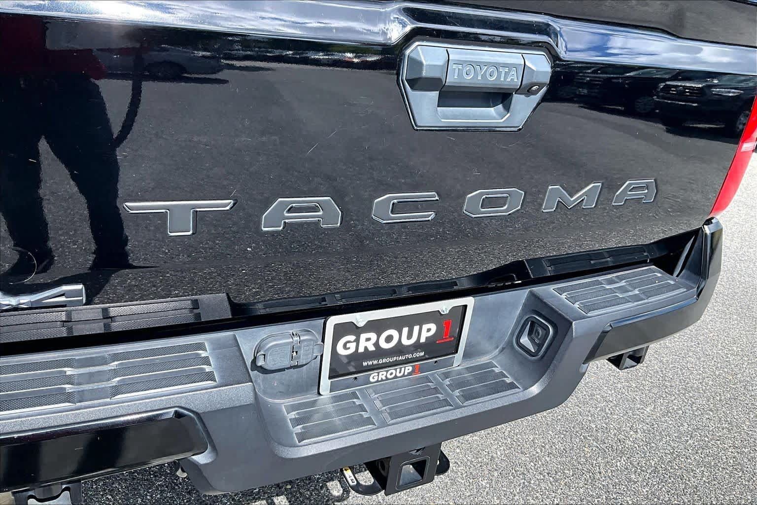 Used 2024 Toyota Tacoma SR5 AWD/4WD image 30