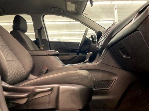 Used 2019 Chevrolet Equinox LT image 16