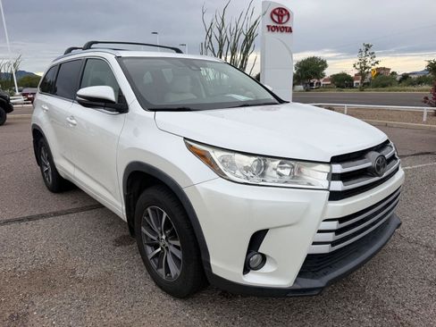 Used 2017 Toyota Highlander XLE FWD image 7
