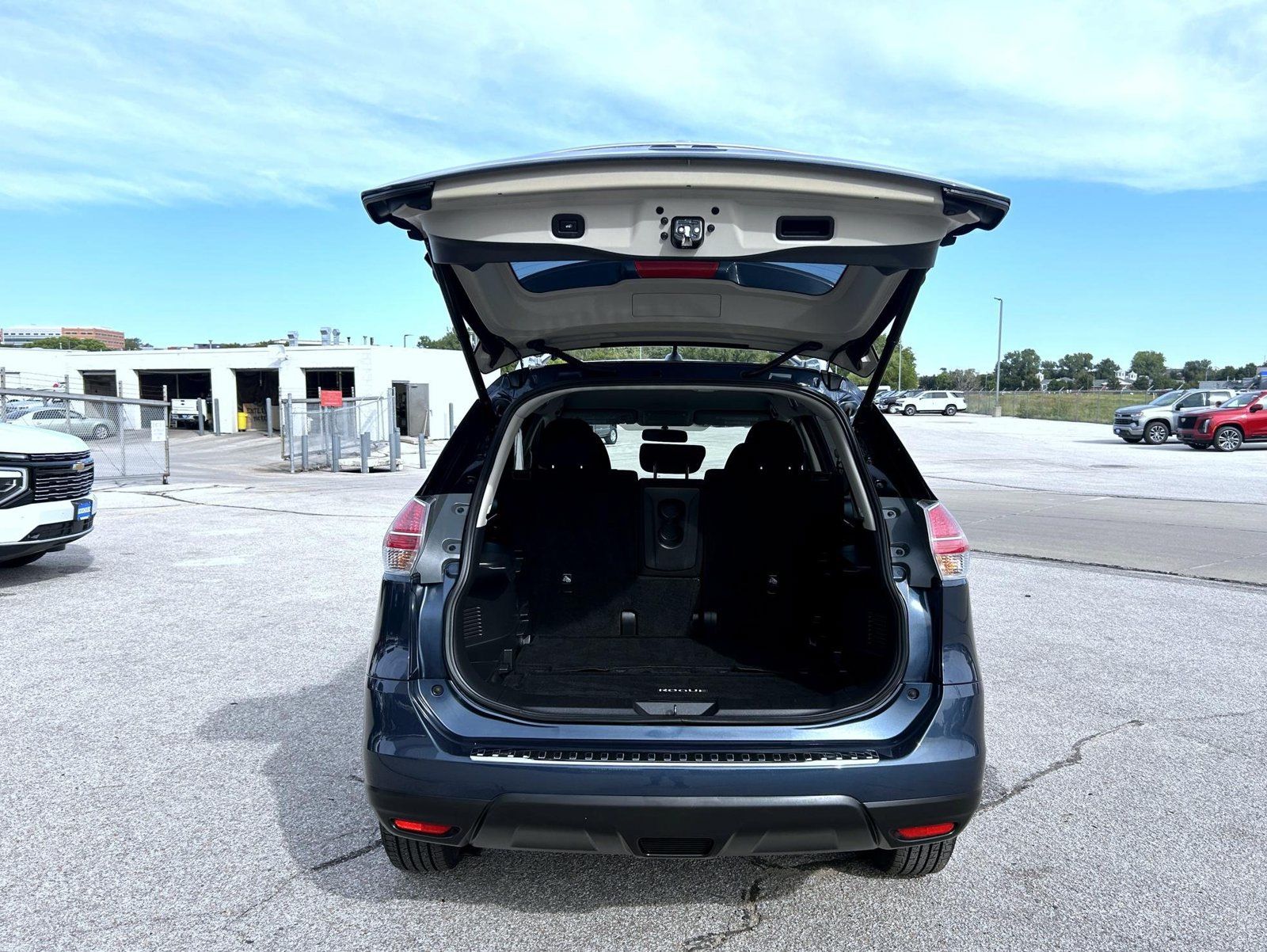 Used 2016 Nissan Rogue SV w/ SV Premium Package AWD/4WD image 21