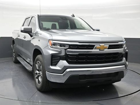 Used 2025 Chevrolet Silverado 1500 LT RWD image 7