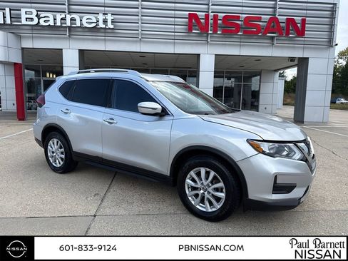 Used 2018 Nissan Rogue SV FWD image 5