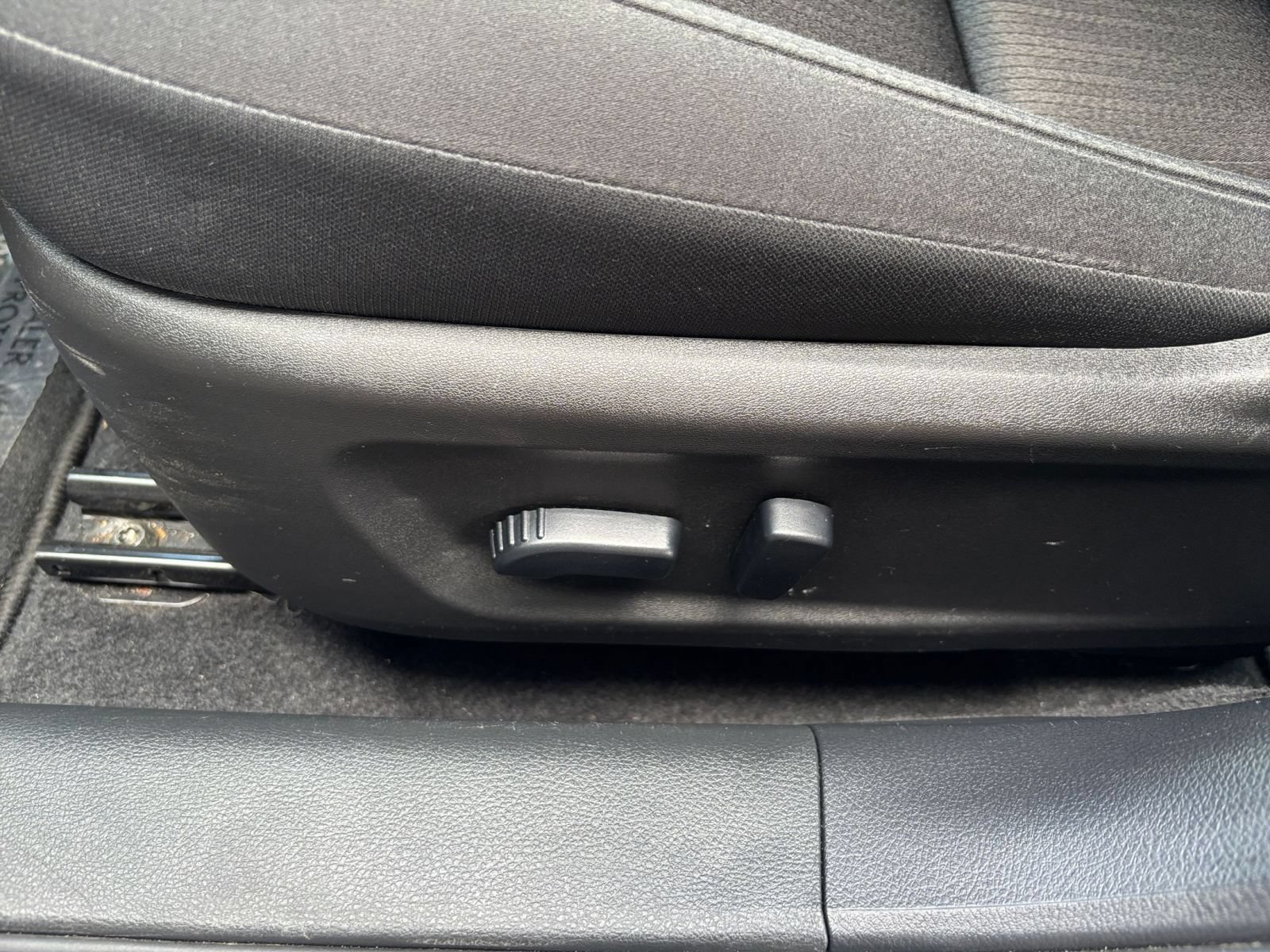 Used 2025 Nissan Altima 2.5 SV FWD image 21
