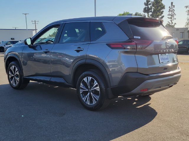 Used 2023 Nissan Rogue SV FWD image 2