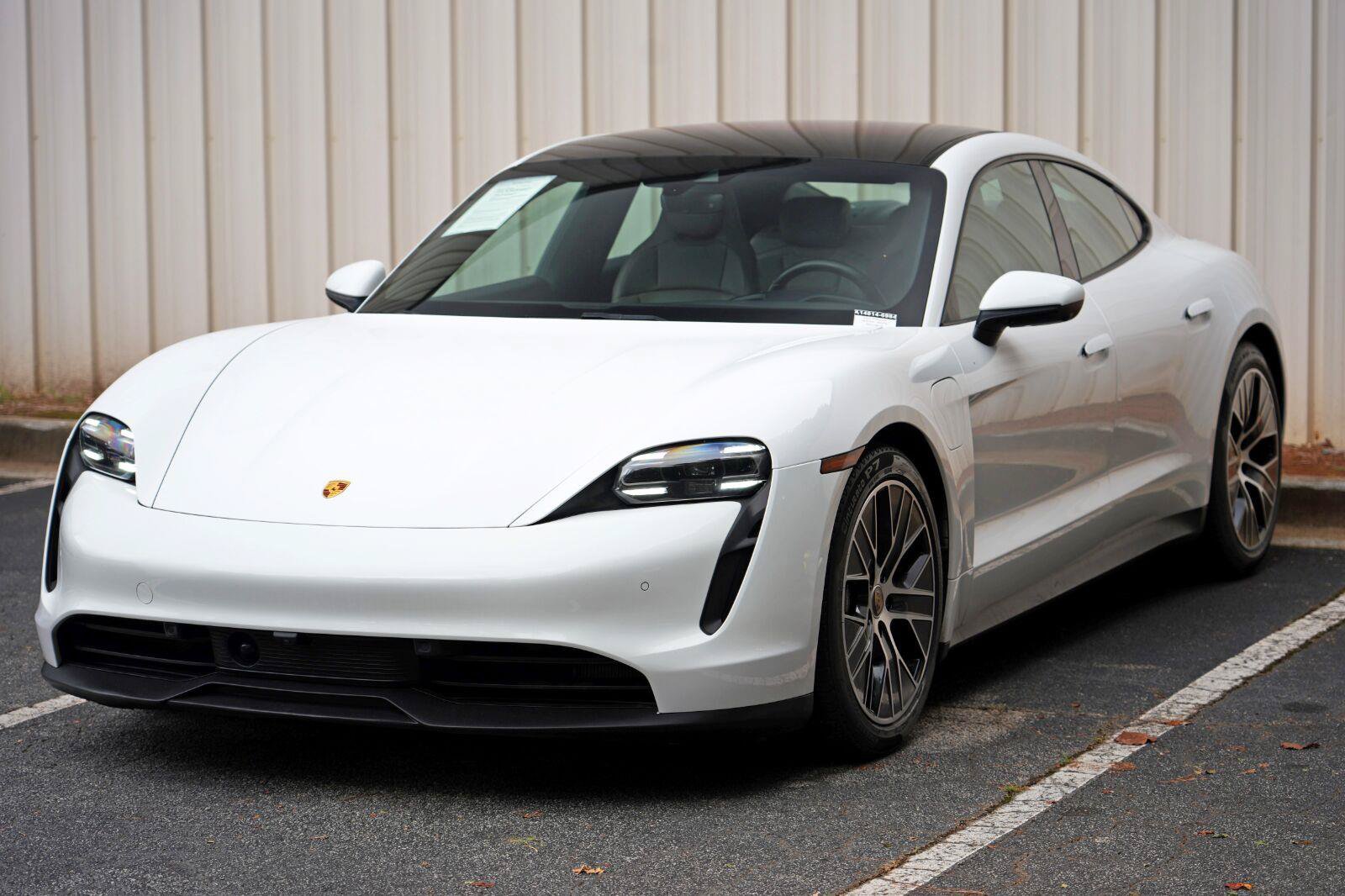 Used 2022 Porsche Taycan RWD image 49
