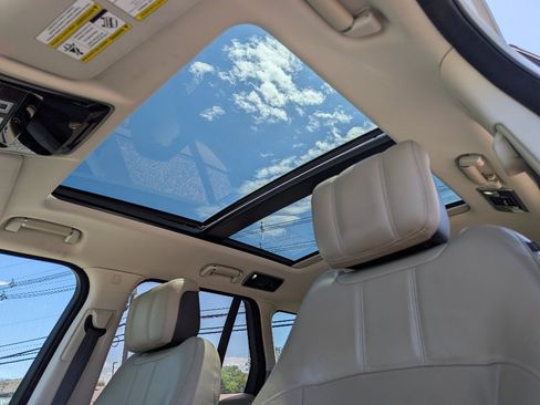 Used 2019 Land Rover Range Rover HSE AWD/4WD image 15