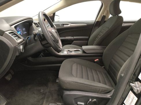 Used 2018 Ford Fusion SE w/ Fusion SE Technology Package image 17