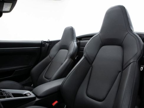 Certified 2025 Porsche 911 Carrera image 5