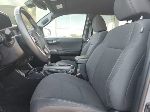 Used 2019 Toyota Tacoma TRD Off-Road AWD/4WD image 23