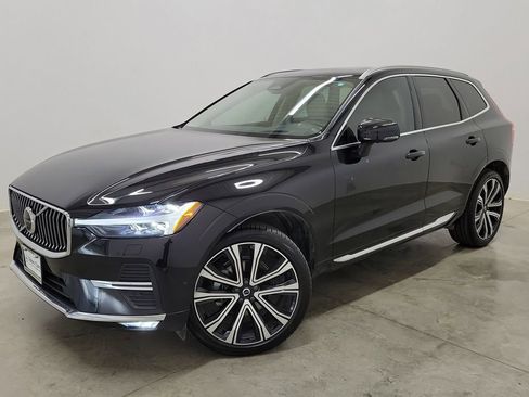 Certified 2023 Volvo XC60 B5 Ultimate w/ Climate Package image 34