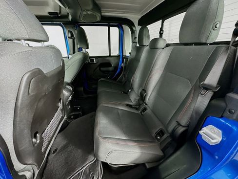 Certified 2025 Jeep Gladiator Rubicon w/ Convenience Group image 35