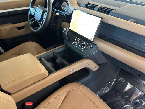 New 2026 Land Rover Defender 110 X-Dynamic SE AWD/4WD image 30