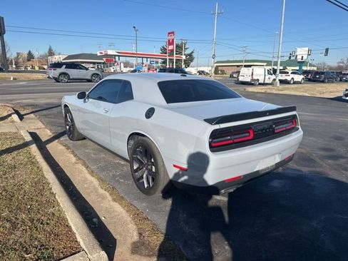 Used 2021 Dodge Challenger SXT w/ Blacktop Package image 7