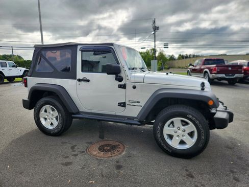 Used 2010 Jeep Wrangler Sport AWD/4WD image 19