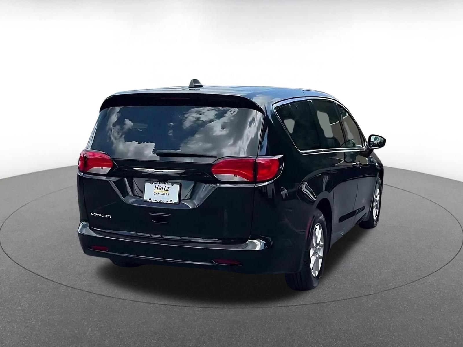 Used 2024 Chrysler Voyager LX FWD image 13