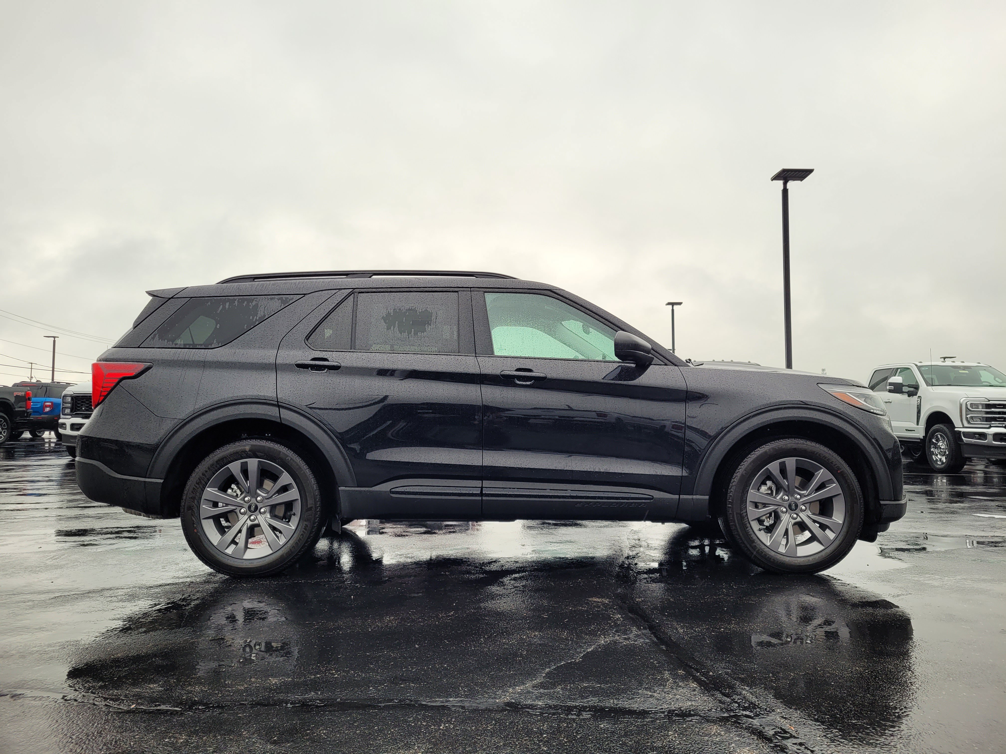 New 2026 Ford Explorer Active w/ Active Comfort Package AWD/4WD image 7