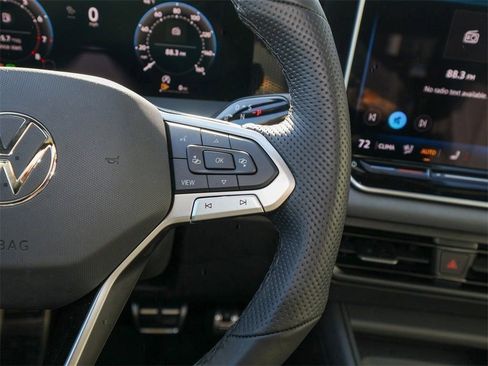 New 2026 Volkswagen Tiguan SE R-Line image 26