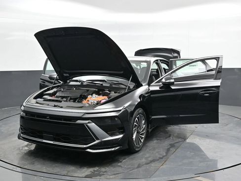 New 2025 Hyundai Sonata Limited image 55