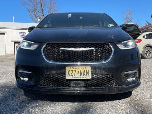 Used 2026 Chrysler Pacifica Select image 7