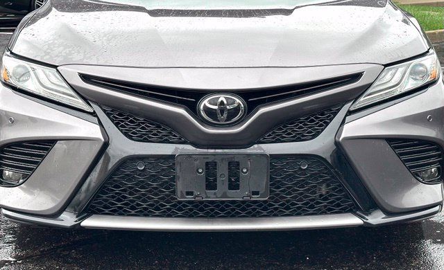 Used 2018 Toyota Camry XSE FWD image 4
