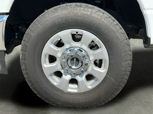 Certified 2024 Ford F250 XLT w/ FX4 Off-Road Package image 42