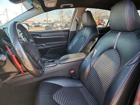 Used 2021 Toyota Camry SE image 7