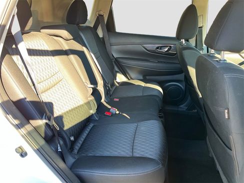 Used 2020 Nissan Rogue SV image 25