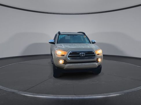 Used 2016 Toyota Tacoma Limited w/ Towing Package AWD/4WD image 3