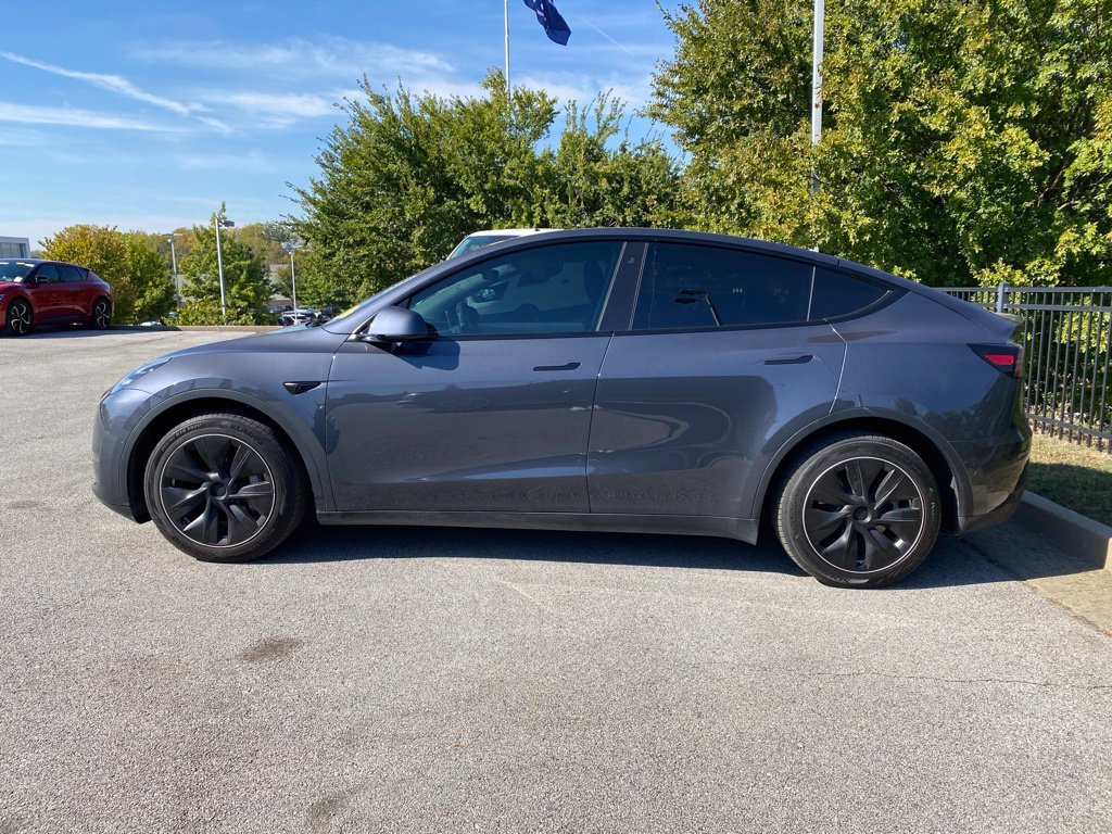 Used 2022 Tesla Model Y Long Range AWD/4WD image 4
