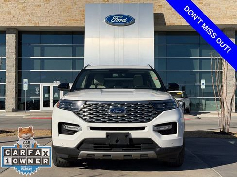 Used 2023 Ford Explorer Platinum w/ Technology Package image 2