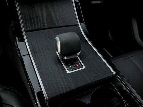 Used 2026 Land Rover Range Rover Velar Dynamic SE image 15