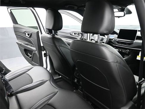 New 2026 Jeep Compass Latitude image 21