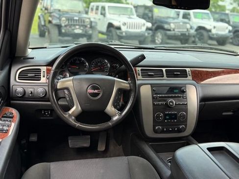 Used 2013 GMC Yukon XL SLE w/ Convenience Package AWD/4WD image 5