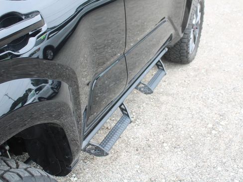 Used 2025 Toyota 4Runner TRD Sport AWD/4WD image 9