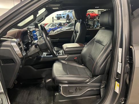 Used 2022 Ford F150 Lariat image 9