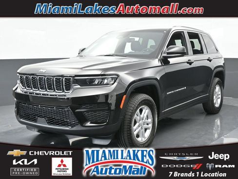 Used 2024 Jeep Grand Cherokee Laredo w/ Trailer Tow Package image 1