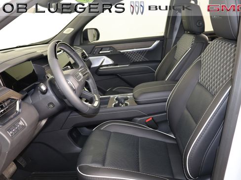 Certified 2025 GMC Acadia Denali w/ Super Cruise Package image 10