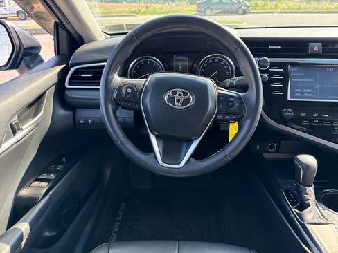 Used 2018 Toyota Camry SE w/ Moonroof Package FWD image 20