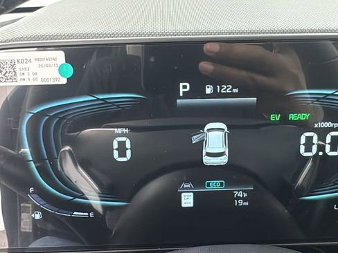 New 2025 Kia Niro EX image 20
