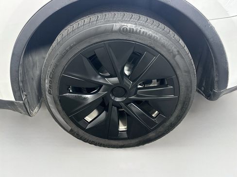 Used 2023 Tesla Model Y Long Range AWD/4WD image 11