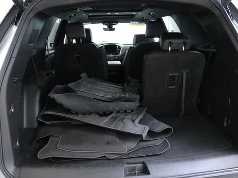 Used 2023 Chevrolet Traverse RS image 29