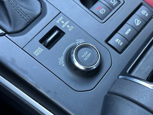 Certified 2022 Toyota Highlander XSE image 34