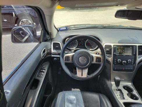 Used 2013 Jeep Grand Cherokee Laredo RWD image 7