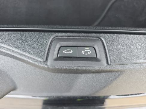 Used 2026 BMW X7 M60i image 9