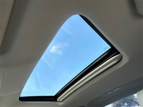 Used 2016 Toyota Avalon XLE Premium image 24