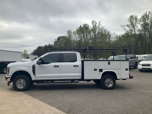 Used 2025 Ford F250 XL w/ XL Chrome Package image 8