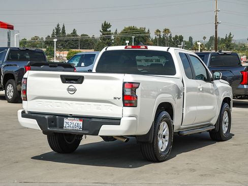 Used 2024 Nissan Frontier SV RWD image 7