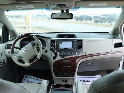 Used 2013 Toyota Sienna Limited image 11