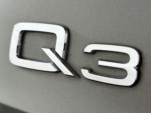 Used 2022 Audi Q3 2.0T Premium AWD/4WD image 10